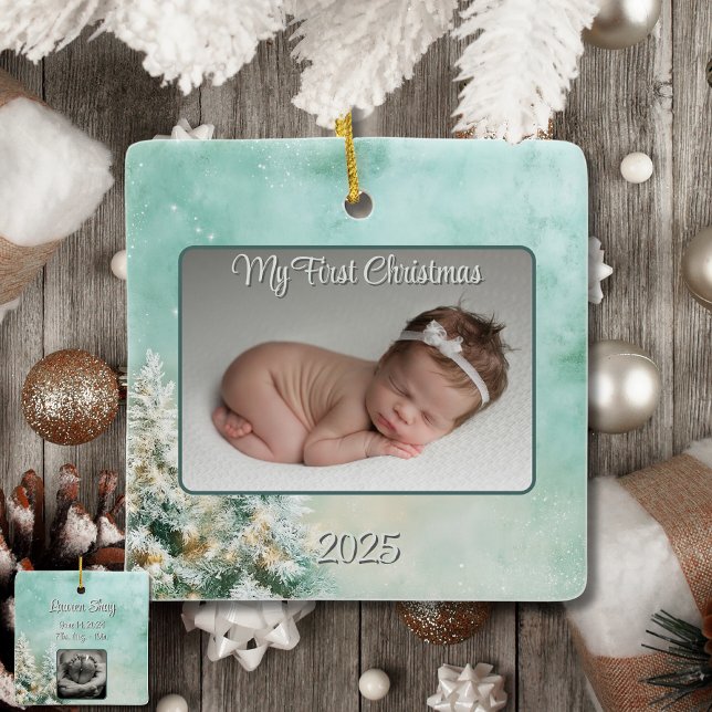 Das erste Weihnachtsfest des Babys im Grünen/Aquam Keramikornament (Von Creator hochgeladen)