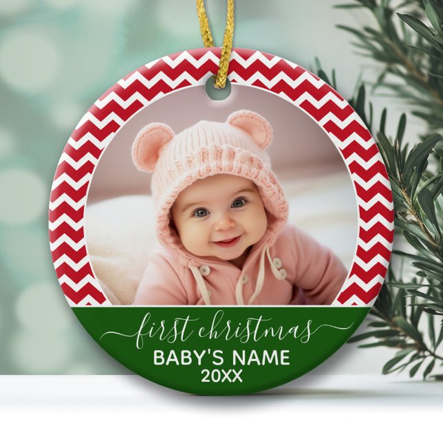 Das erste Weihnachtsgebäck des Babys - Rot-Chevron Keramik Ornament (Baby's First Christmas Ornament with Photo and Cute Chevrons)