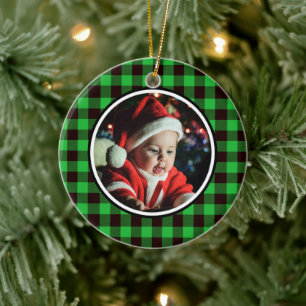 Das erste Weihnachtsgrün und das Schwarze Buffalo Keramik Ornament