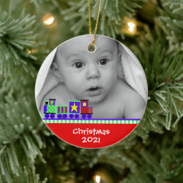 Das erste Weihnachtsschmuck des Babys