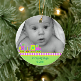 Das erste Weihnachtsschmuck des Babys