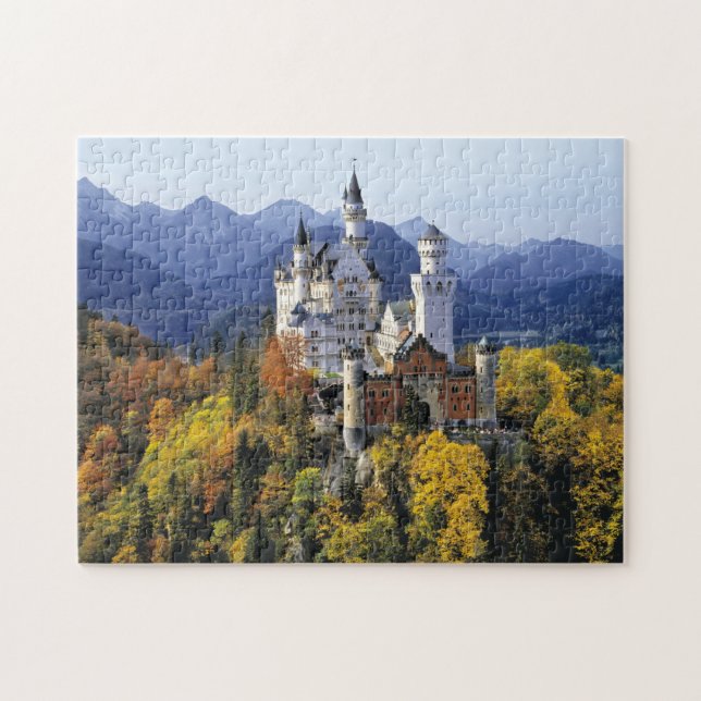 Das fantasievolle Neuschwanstein ist eines von dre Puzzle (Horizontal)
