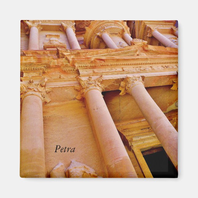 Das Finanzministerium in Petra Magnet (Vorne)