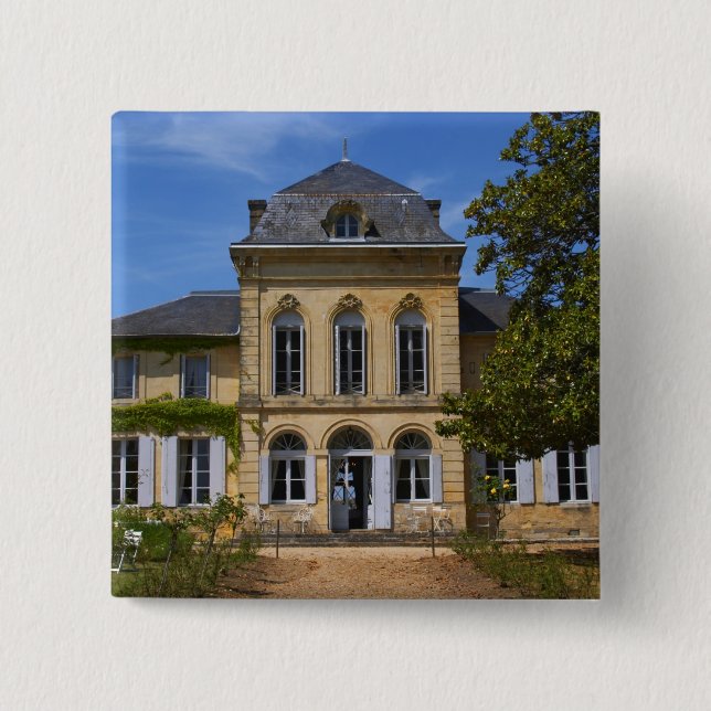 Das Gebäude des Hauptchateaus wurde renoviert durc Button (Vorderseite)