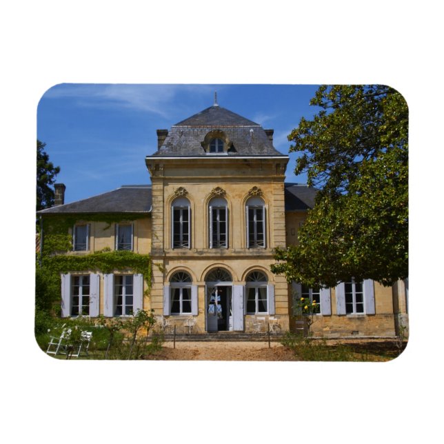 Das Gebäude des Hauptschlosses, renoviert durch Magnet (Horizontal)