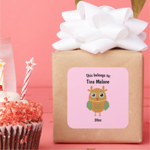 Das gehört zu "Zurück zur Schule Brown Owl Pink" Quadratischer Aufkleber