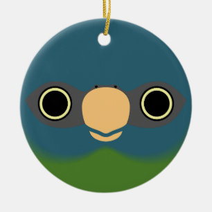 Das Gesicht eines blauköpfigen Aras Keramik Ornament