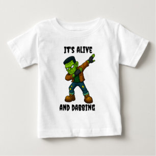 Das gestanzte Monster lebt und versucht zu Hallowe Baby T-shirt