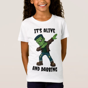 Das gestanzte Monster lebt und versucht zu Hallowe T-Shirt