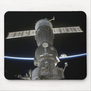 Das Glied der Erde schneidet ein Soyuz Mousepad