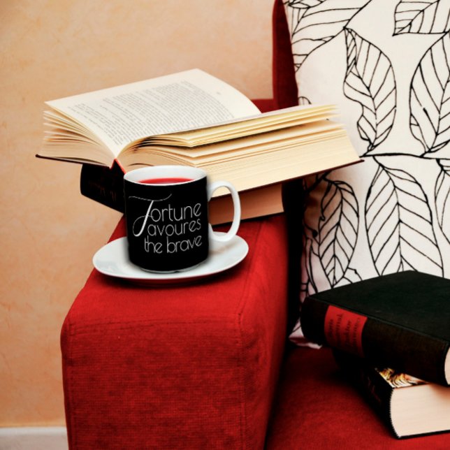 Das Glück der Affirmation begünstigt das tapfere S Kaffeetasse (Von Creator hochgeladen)