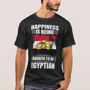 Das Glück wird einem Ägypter Verheiratet T-Shirt