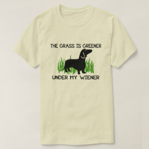 Das Gras ist unter meiner Dackel grüner T-Shirt