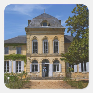 Das Hauptgebäude des Schlosses, renoviert durch Quadratischer Aufkleber