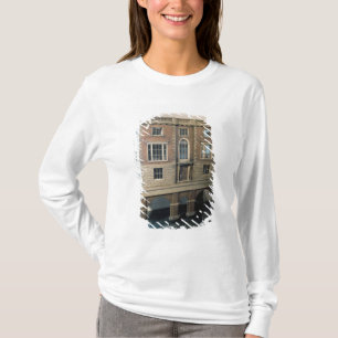 Das Haus der Englisch balustraded Puppe mit Balkon T-Shirt