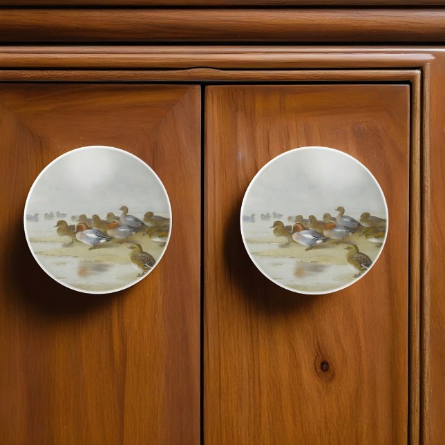 Das Hotel ist sehr gepflegt und Aquamarin am Ufer, Keramikknauf (Von Creator hochgeladen)