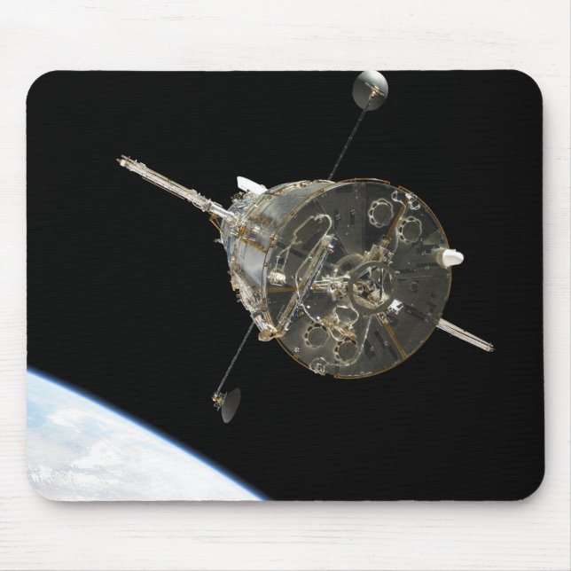 Das Hubble-Weltraumteleskop im Orbit über der Erde Mousepad (Vorne)