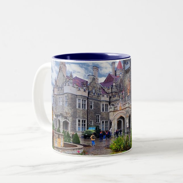Das ist Casa Loma, Toronto, Kanada Zweifarbige Tasse (Vorderseite Links)