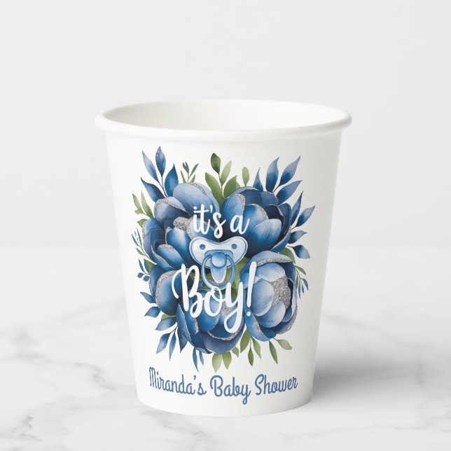 Das ist ein Junge! Schnuller- und Peonies-Babydusc Pappbecher (Vorderseite)