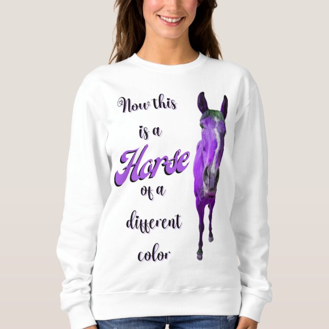 Das ist ein Pferd mit einer anderen Farbe Lila Sweatshirt (Vorderseite)