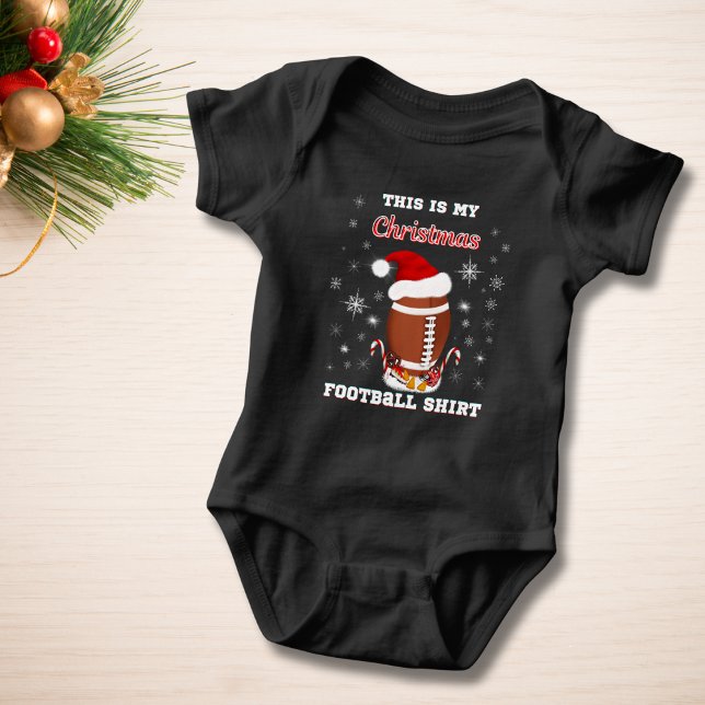 Das ist mein Weihnachtsfußball-Shirt mit Snacks Baby Strampler (Von Creator hochgeladen)
