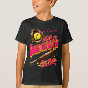 Das ist meine Großtochter da draußen Softball-Groß T-Shirt