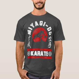Das Karate-Kind Miyagi-Do-Kampfflugzeug steht oben T-Shirt