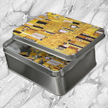 Das Kiss-Muster von Gustav Klimt, Art Nouveau Puzzle<br><div class="desc">Der Kuss (Musterbeispiel) von Gustav Klimt ist ein Vintages Viktorianisches Zeitkunstgemälde. Dieses Detail stammt aus einem Liebe- und Romantik-Gemälde mit einem romantischen Paar in verschiedenen Goldtönen, Symbolen und Mustern, die einen Kuss mit einem Bronzestand teilen. Über den Künstler: Gustav Klimt (1862-1918) war ein österreichischer Symbolik-Maler und einer der prominentesten Mitglieder...</div>