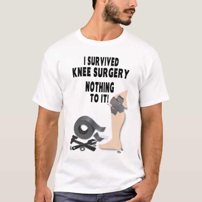 DAS KNIE-OPERATIONS-SHIRT DER MÄNNER - I T-Shirt (Vorderseite)