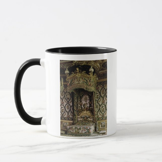 Das königliche Bett, vermutlich des 18. Tasse (Links)