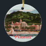 Das königliche hawaiische Hotel Keramikornament<br><div class="desc">Vintages Bild des königlichen hawaiischen Hotels in den hellen,  klaren Farben.</div>