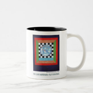 Das kosmische Gameboard--Spielen Sie Ihren Frieden Zweifarbige Tasse