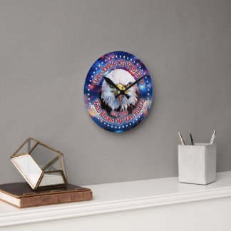Das Land der Freien Zuhause Brauner Adler Feuerwer Runde Wanduhr