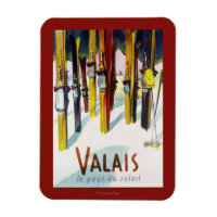 Das Land der Sonne - Skis Stehend im Schnee