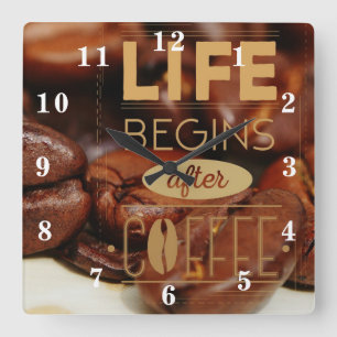 Das Leben beginnt nach dem Kaffee Quadratische Wanduhr