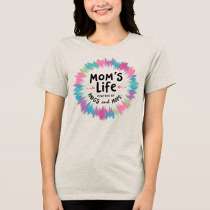 Das Leben der Mama wird von Hugs und Hoffnung ange Tri-Blend Shirt