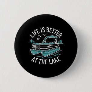 Das Leben ist besser auf dem Pontonboot am See Fam Button