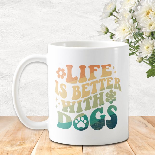 Das Leben ist besser mit Hunden Retro Groovy Monog Kaffeetasse (Von Creator hochgeladen)