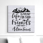 Das Leben ist für gute Freunde, große Abenteuer. Künstlicher Leinwanddruck<br><div class="desc">Inspirier Wanderlust und feiere die Freude der Freundschaft mit diesem lebendigen Leinwand. Dieses Kunstwerk mit dem aufregenden Zitat "Das Leben ist für gute Freunde und große Abenteuer gedacht" inmitten einer farbenprächtigen Berglandschaft, ist eine perfekte Erinnerung, die Momente zu schätzen, die mit den Lieben geteilt werden. Ideal für Wohn- und Schlafzimmer...</div>