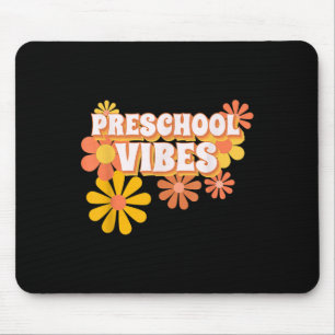 Das Lehrerteam besucht zuerst die Schule Mousepad