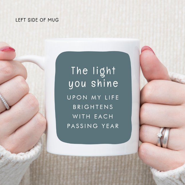 Das Licht, das Sie in den Weihnachtsflöten erstrah Kaffeetasse (The Light You Shine Christmas Florals Coffee Mug - Left Side)