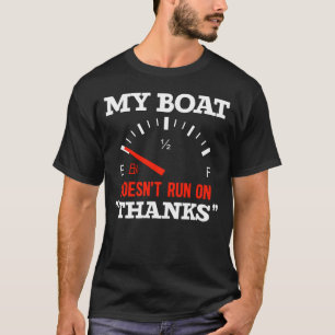 Das lustige Bootfahren läuft nicht dank T-Shirt