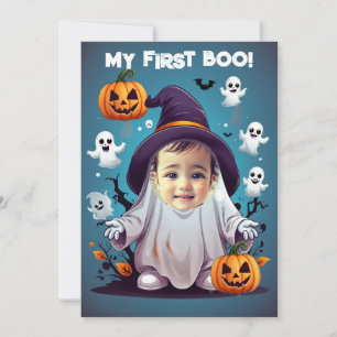 Das lustige Halloween-Baby hat sich ins Loch gesch Einladung