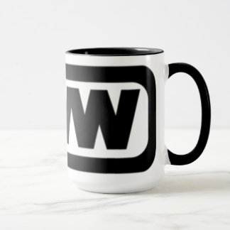 Das Mädchen schreibt, welches Logo Tasse