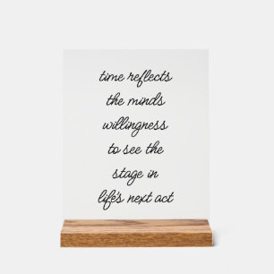 Das nächste Akt des Akronylischen Zeichens Acrylschild