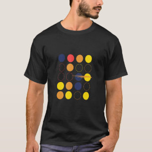 Das Netz wird von Wasser durch aufgeblasen T-Shirt