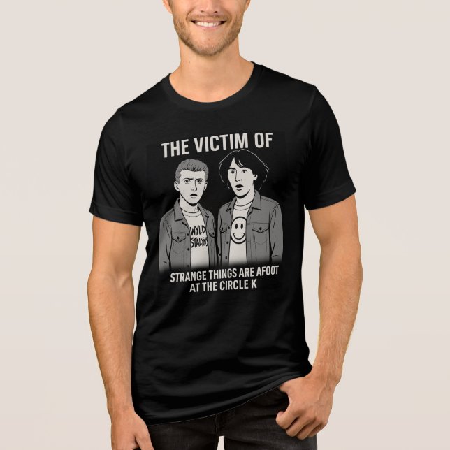 Das Opfer von Strange Things Are Afoot Tri-Blend Shirt (Vorderseite)