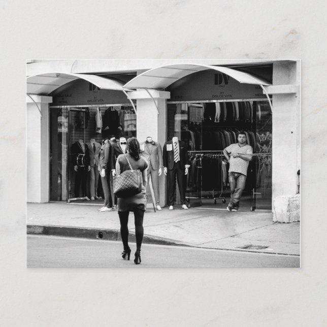 Das passiert seit dem Beginn der Zeit. Postkarte (Vorderseite)