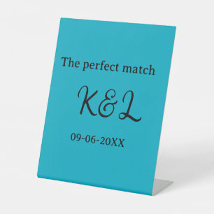 Das perfekte Match-Paar Namensbuchstabe Datum Blau Sockelschild