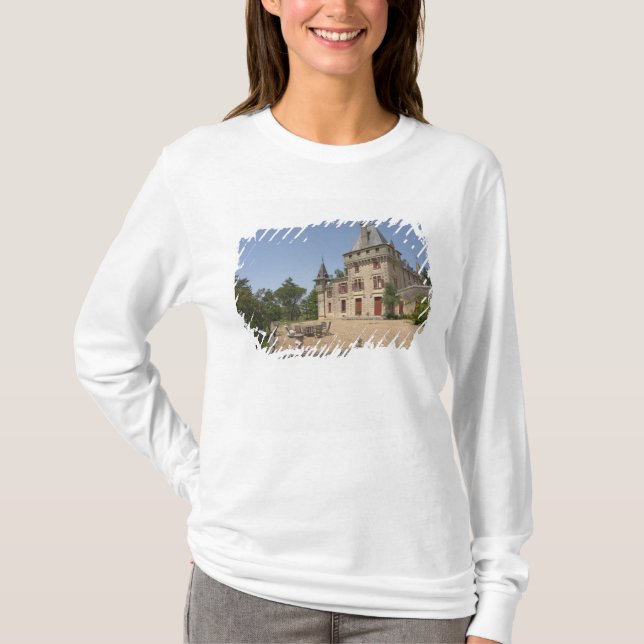Das prächtige Chateau de Pressac und der Garten T-Shirt (Vorderseite)